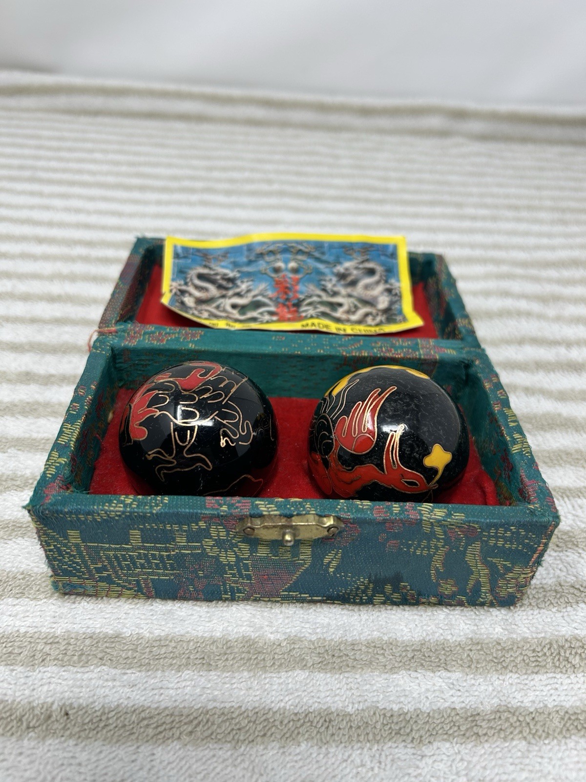Chinese Harmony Balls Exercise HAND Therapy MEDITATION Metal Chiming DRAGONS Box