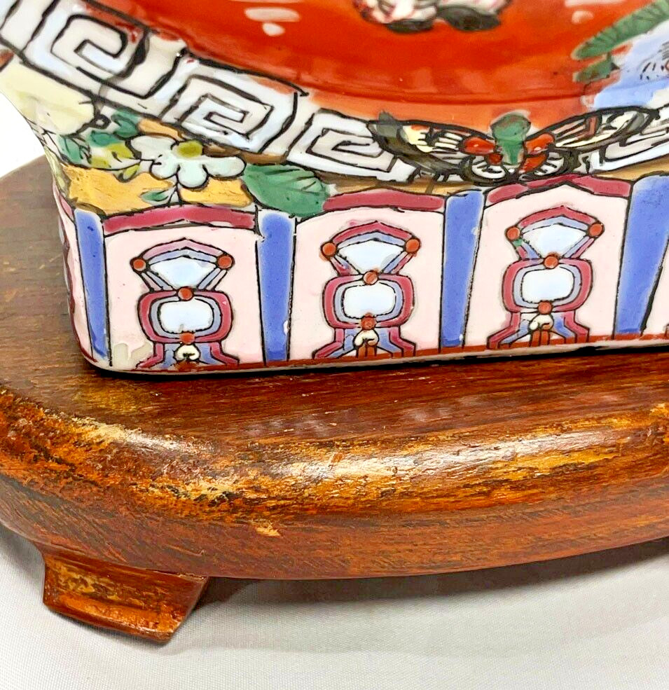 Chinese Rose Mandarin Moon Flask Lamp Double Handle Gold Painted Elephant Heads