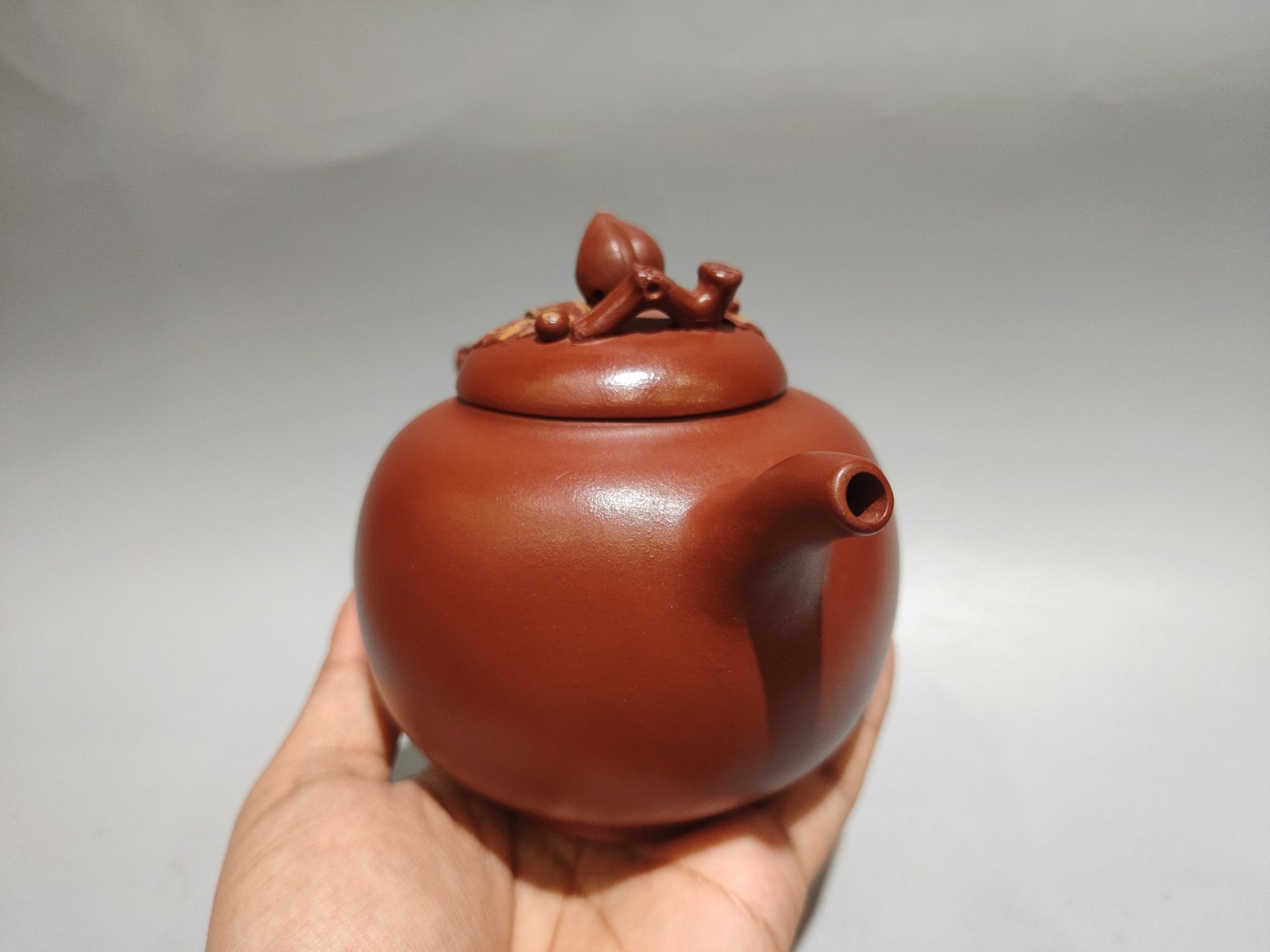 6.2″ Chinese Yixing Zisha Pottery red Clay Peach Bionic Relief Longevity Teapot