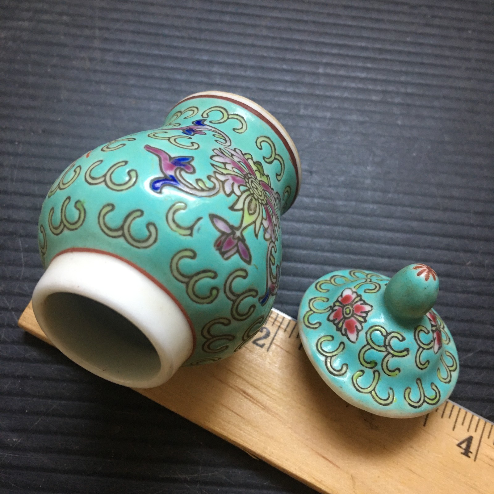 Vintage 1950s Chinese Turquoise Famille Rose Porcelain Ginger Jar w/ Lid 3.25″H