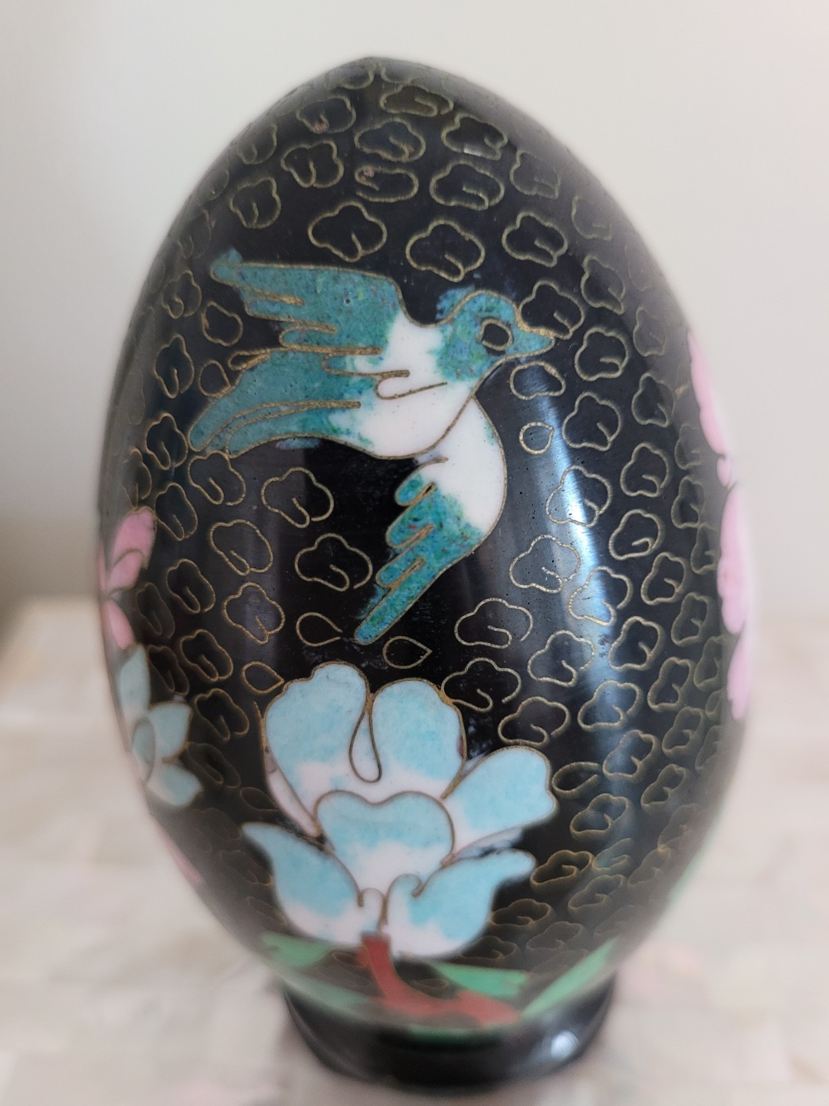 Vintage Chinese Large Black Floral Bird Cloisonne Egg on Wood Stand 5-5/8″ High