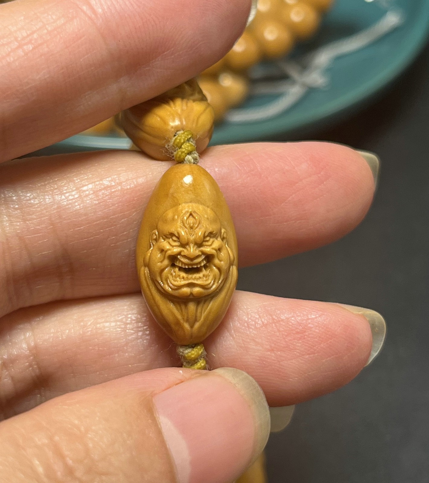 China Olive Dentoliva 10PCS Mini Small Beads Relief Carving Evil Monk Bracelet
