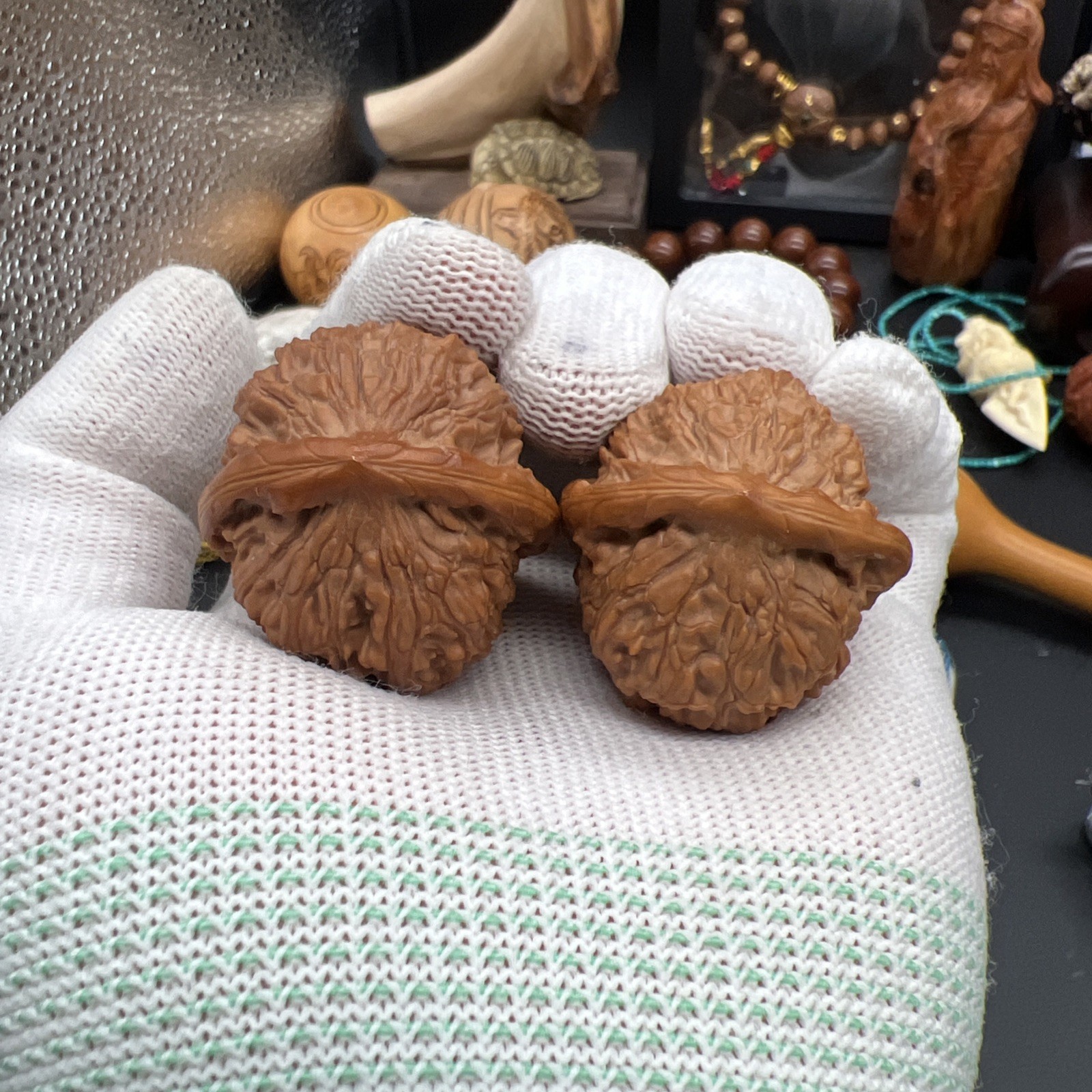 Pair of Match Chinese Health Walnut 35.5×37×36mm 精配文玩核桃～红狮子