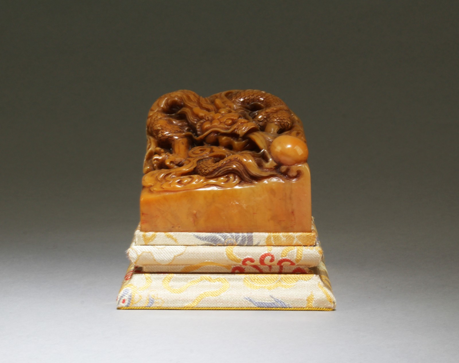 Chinese TianHuang Square Seal, the top depicts an intricate carving of a dragon