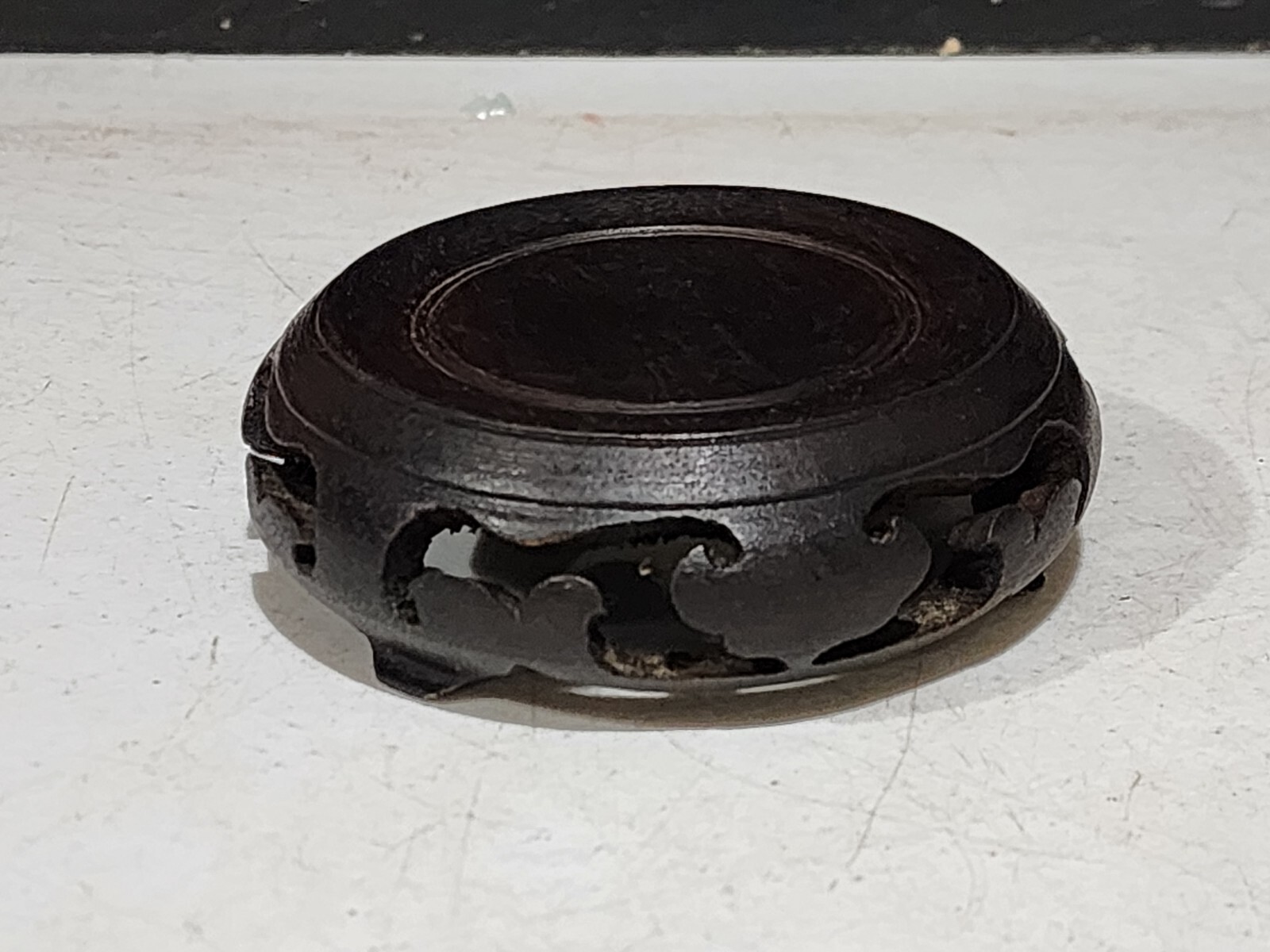 VINTAGE ROUND CARVED ASIAN WOOD PEDESTAL STAND 4” URN VASE DISPLAY BASE