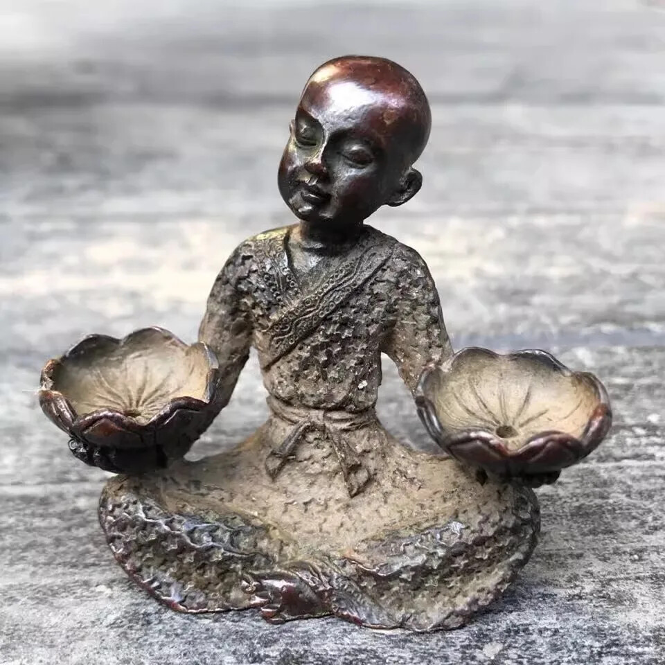 Vintage Bronze Hand Holding Lotus Little Monk Sculpture Decoration Collection