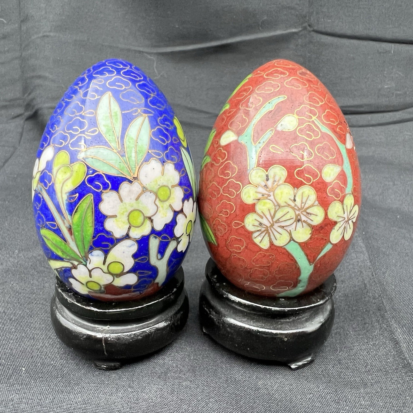 Vintage Chinese Cloisonne Enamel Egg Pair Red Blue Floral w Wood Stands