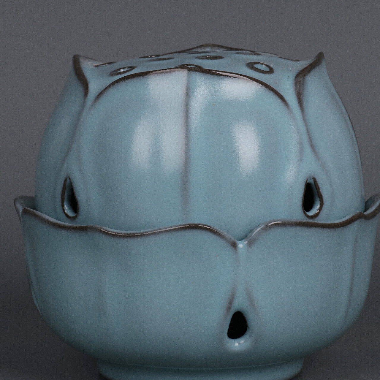 4.6″ Good Chinese Song Porcelain Ru Kiln Lotus Flower Smoked Incense Burner