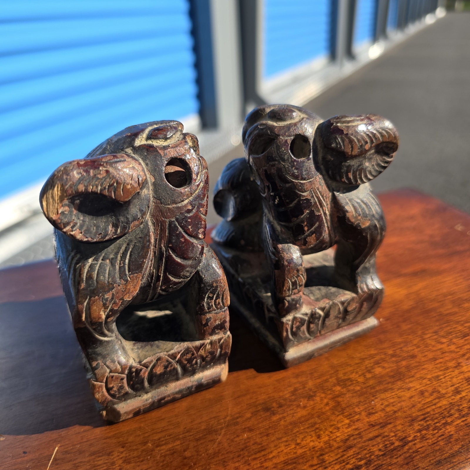 Pair of Vintage Chinese Carved Wood Foo Dogs Guardian Lions Statues Bookends 7″
