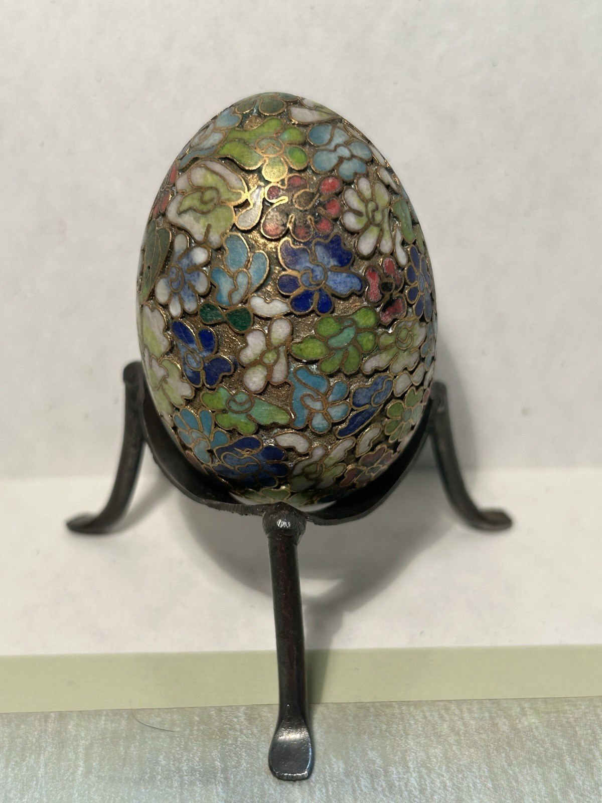 Vtg Chinese Enamel Brass Gold Cloisonné Egg Floral Details W/Metal Stand. 2.5” H