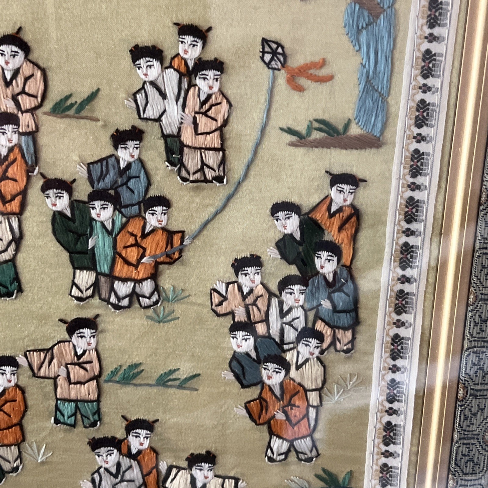 Chinese 100%Hand embroidered Peking Embroidery Art: Party painting screen