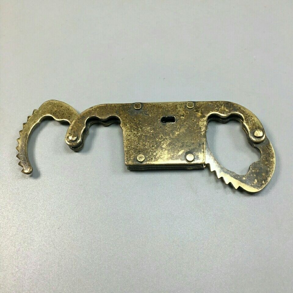 Antique Brass Handcuffs Ornament Pure Copper Craft Collectible Decor Artifact