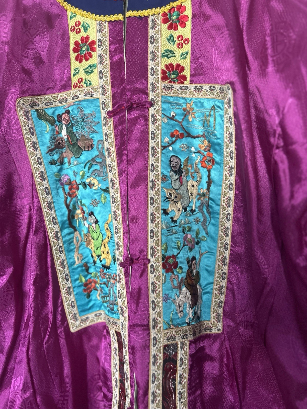 Vintage Chinese Silk Embroidered Jacket Robe Purple Magenta Handmade Frog Closur