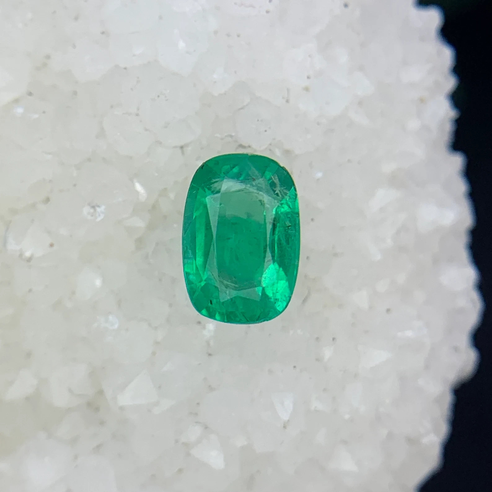0.55 Cts Natural vivid Green Emerald 6×4 MM Cushion Cut Loose Gemstone Jewelry