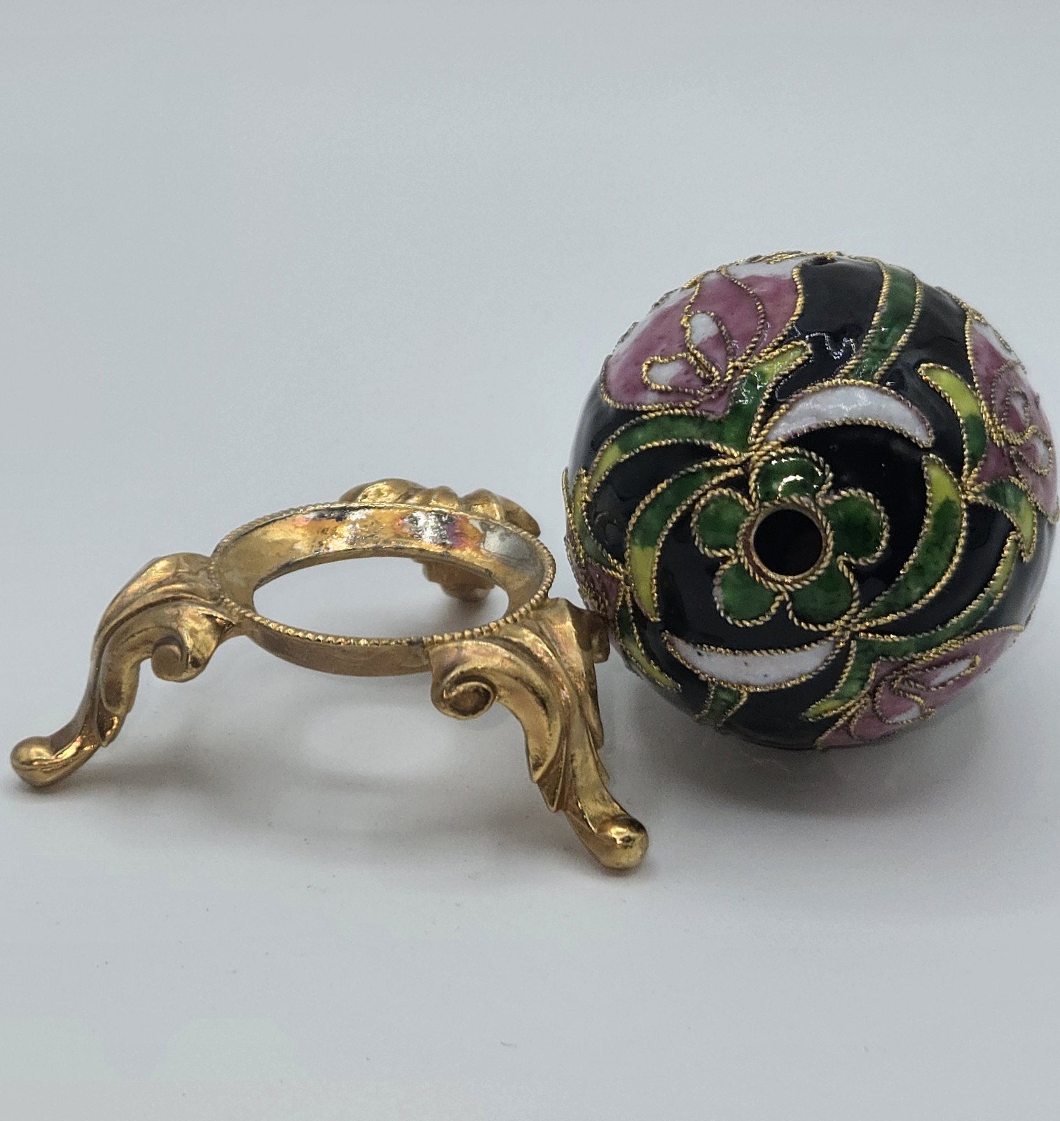 Chinese Cloisonné Metal / Enamel Egg w/Gold colored Metal Display Stand Vintage