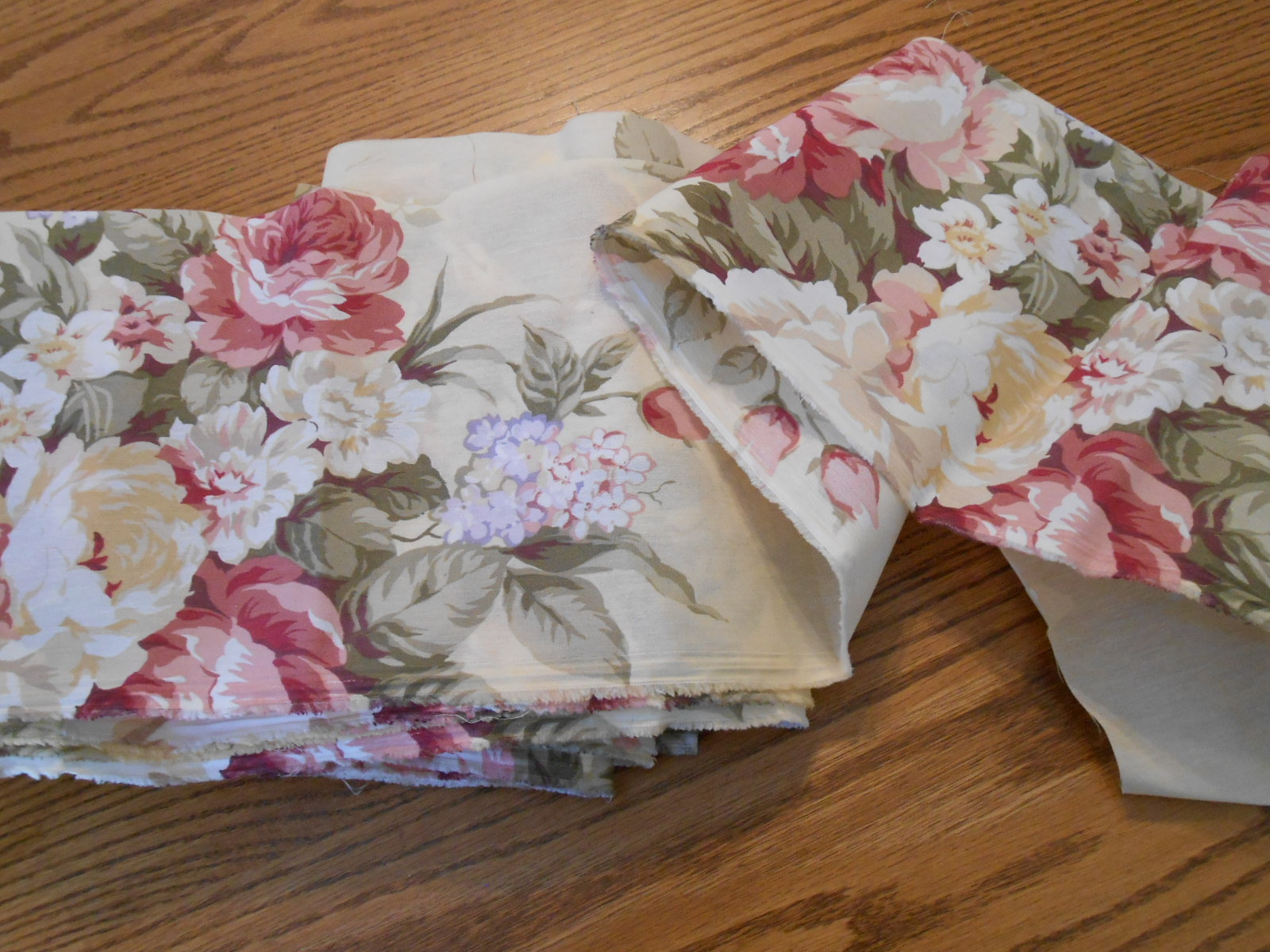 Cotton fabric: quilt sew yardage strips 1yd x 9″ pale yellow, sage, red floral