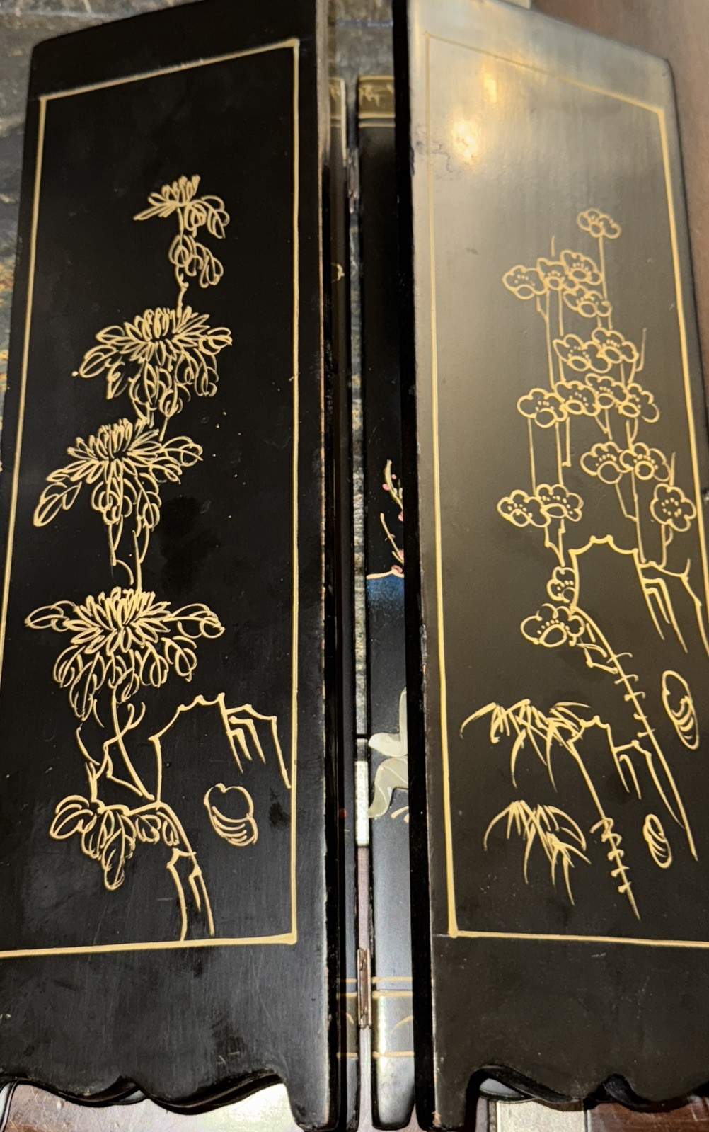 Vintage Oriental Black Lacquer Mother of Pearl Geisha 4 Panel Table Screen