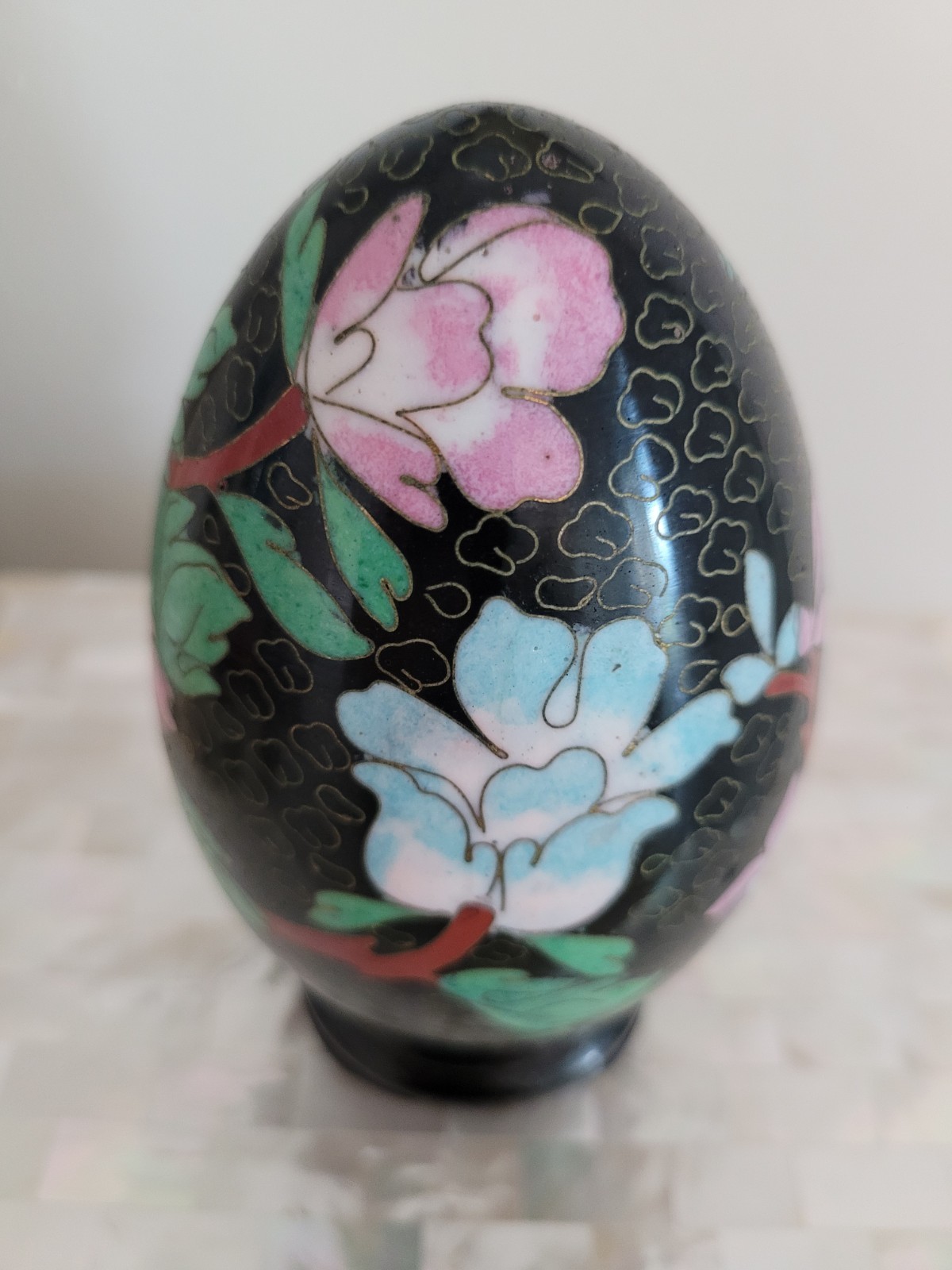 Vintage Chinese Large Black Floral Bird Cloisonne Egg on Wood Stand 5-5/8″ High