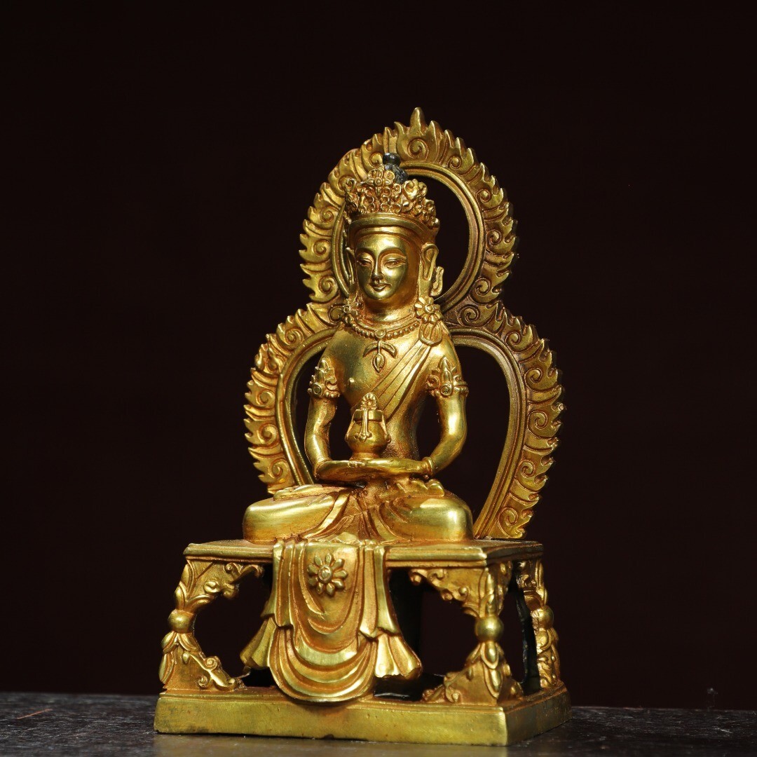 Bronze gilded statue of the Infinite Life Buddha