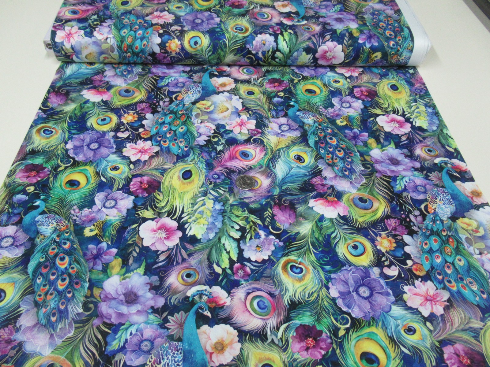 Timeless Treasures quilt-craft fabric PEACOCK FLORAL navy 10 yds (cd-3961) Bolt