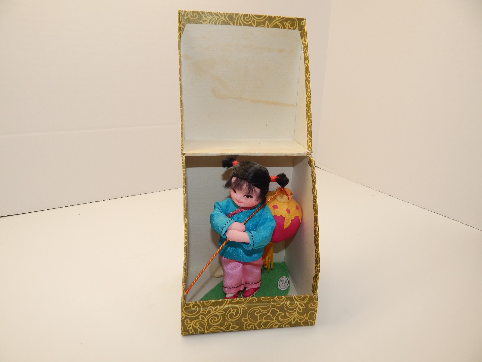 Vintage 1960’s Peking Silk Girl Doll Figure with Chinese Lantern Original Box