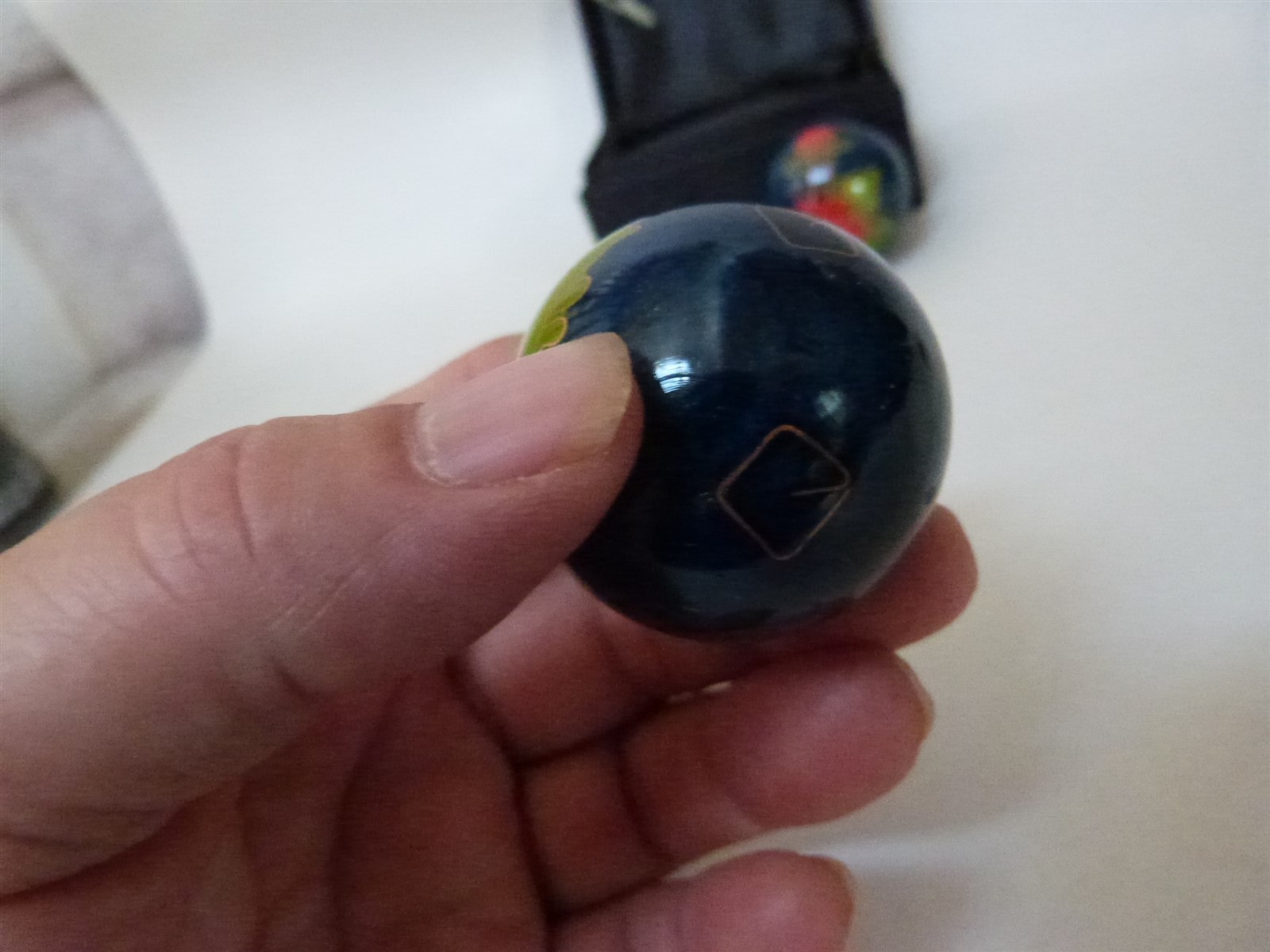 2 Boading Iron Chiming Cloisonne Balls FLOWER in Box BLUE GREEN RED Red 1.5″ EUC