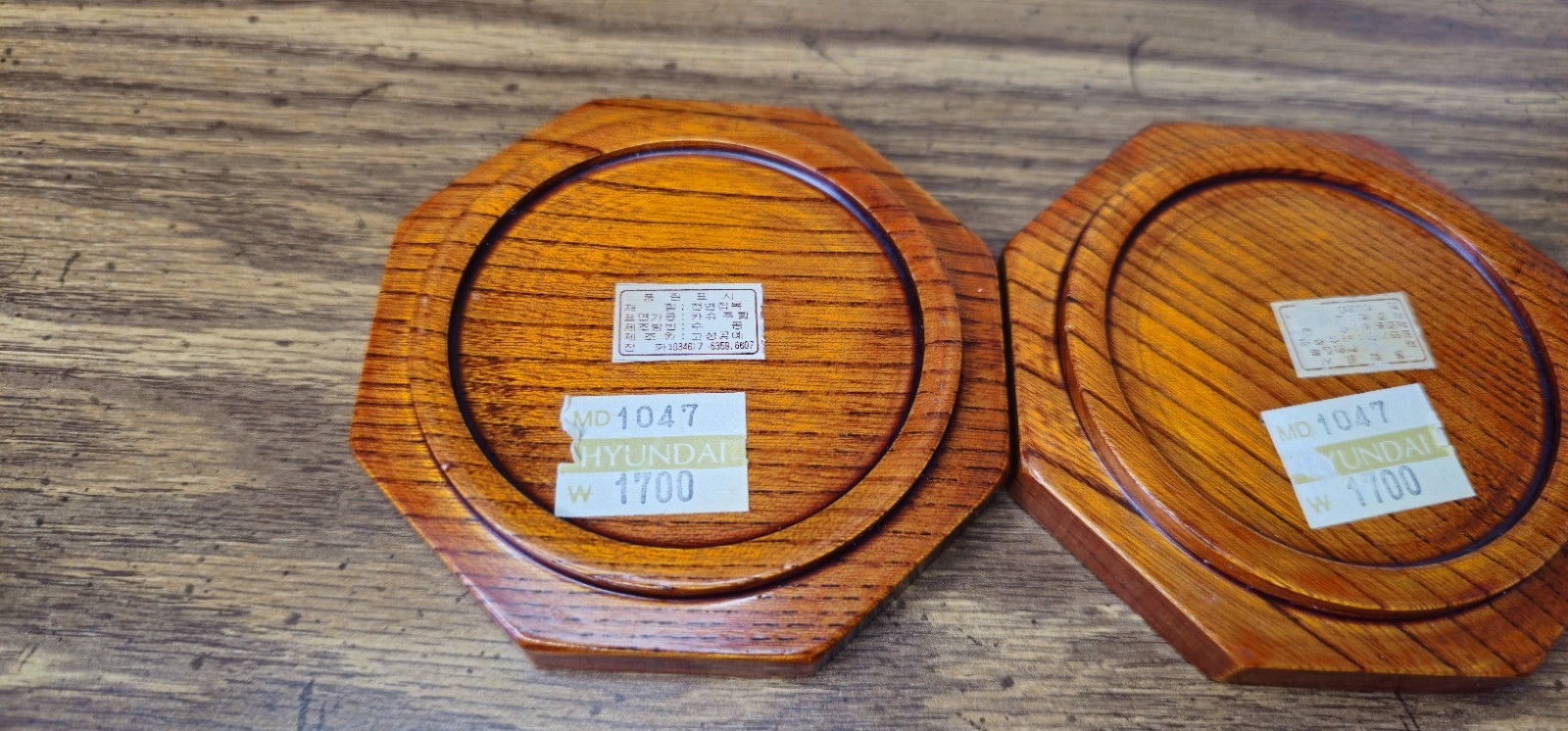 Vintage Chinese Bud Vase Stands MCM Set of 2 Asian Decor Wood Display 3.25″ dia.