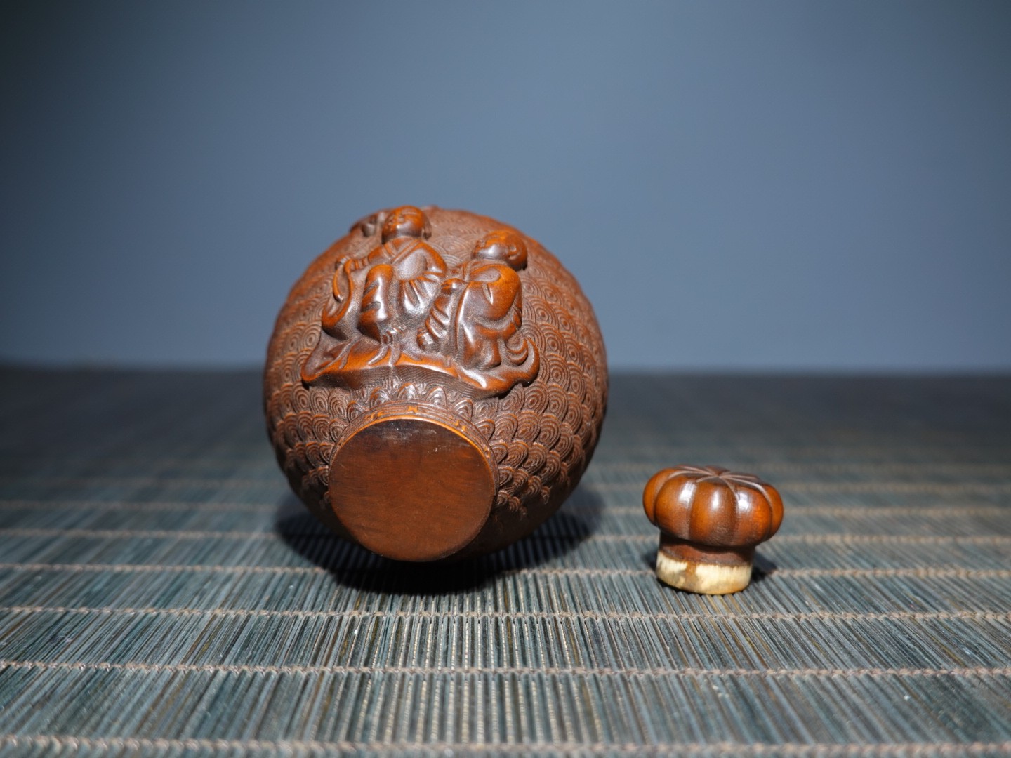 2.8″ Collect China Box-wood Carving Auspicious Clouds Children Snuff Bottle