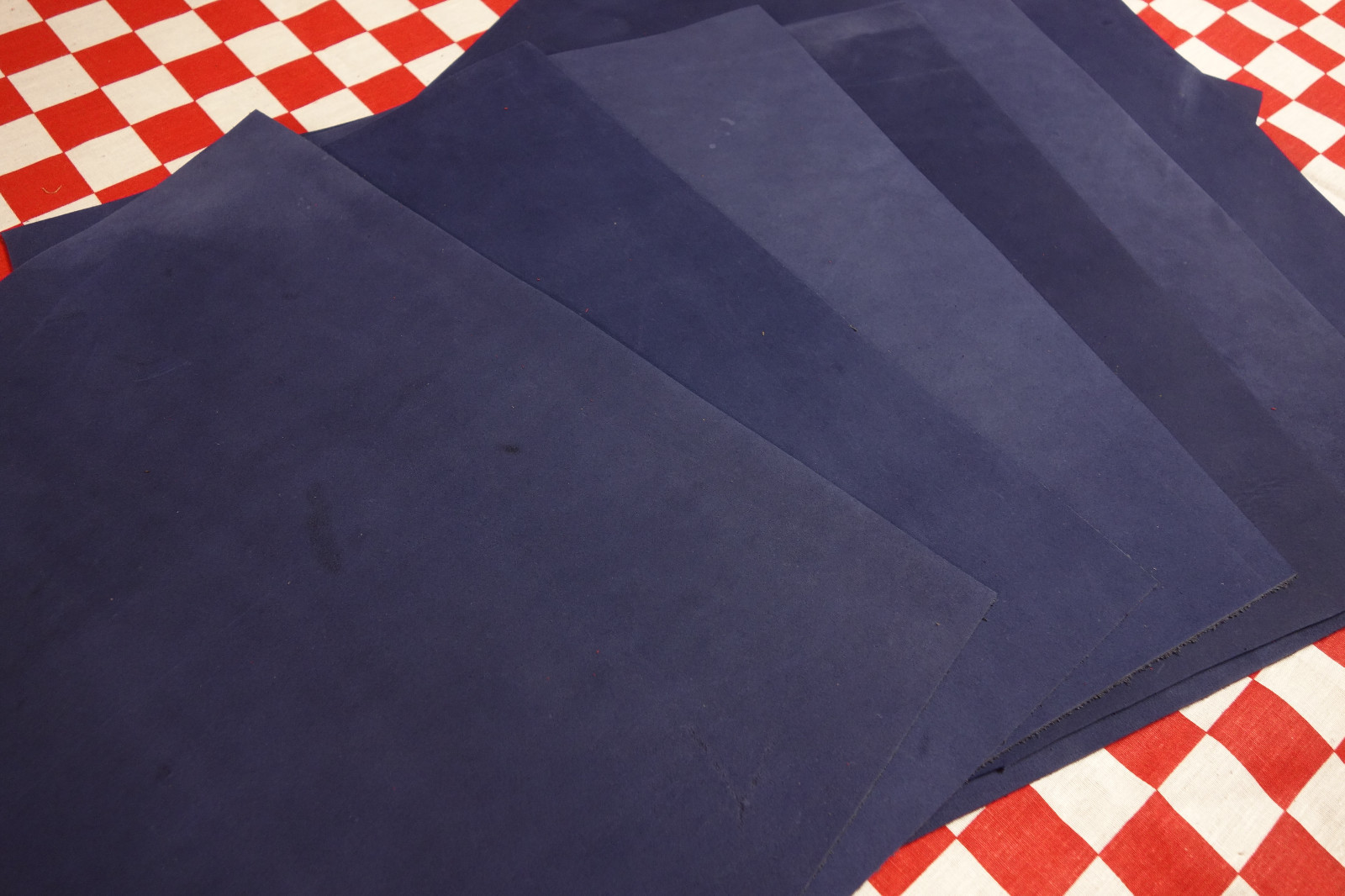 AUTHENTIC HORWEEN 4 oz ROYAL BLUE DRYDEN LEATHER HIDE 12″ x 12″ NAT. QLTY.