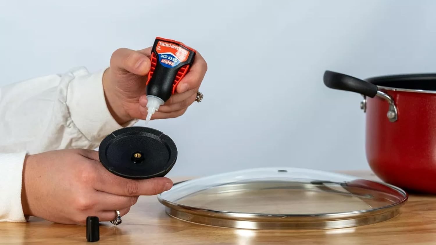 Super Glue Ultra Liquid Control – 0.14 oz Clear Repair Formula for All Surfaces