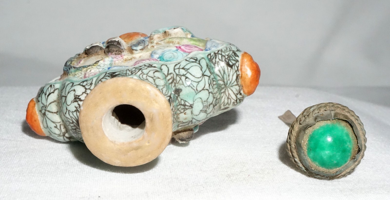 Antique Chinese Relief Snuff Bottle w. Figures Garden Motif Qianlong (LLA) IC