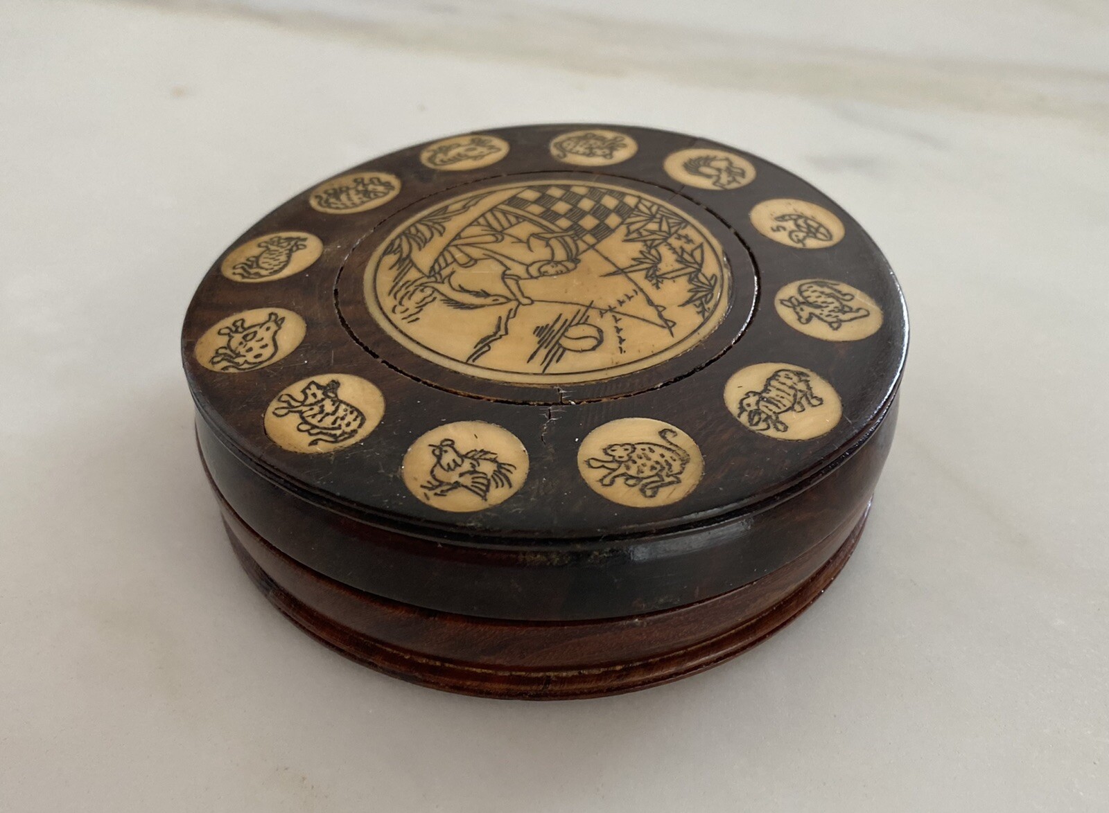 Stunning Antique Chinese Zodiac Compass Wooden Swivel Inlay Wood Engraved