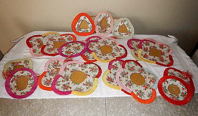 Lot of 18 Vintage Chinese Hanging Paper Lanterns Multicolor Decorated