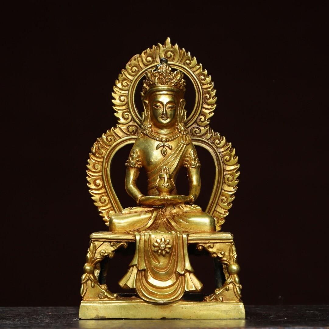 Bronze gilded statue of the Infinite Life Buddha