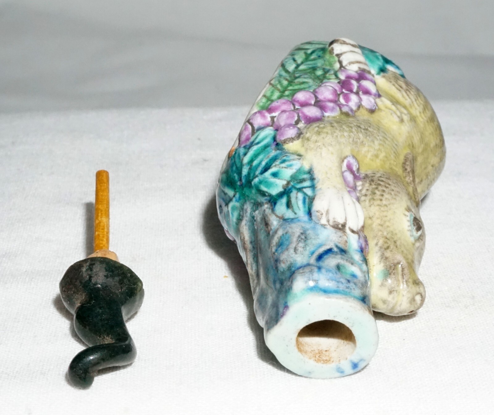 Antique Chinese Porcelain Snuff Bottle w. Rat on Gourd & Vine Motif (LLA)