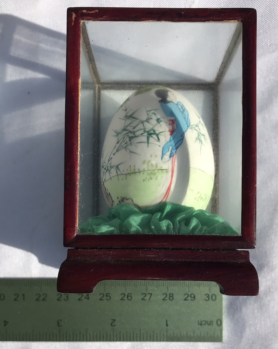 Vtg Asian Hand Painted Art Chinese Egg Display Case Home Decor Figurine Geisha