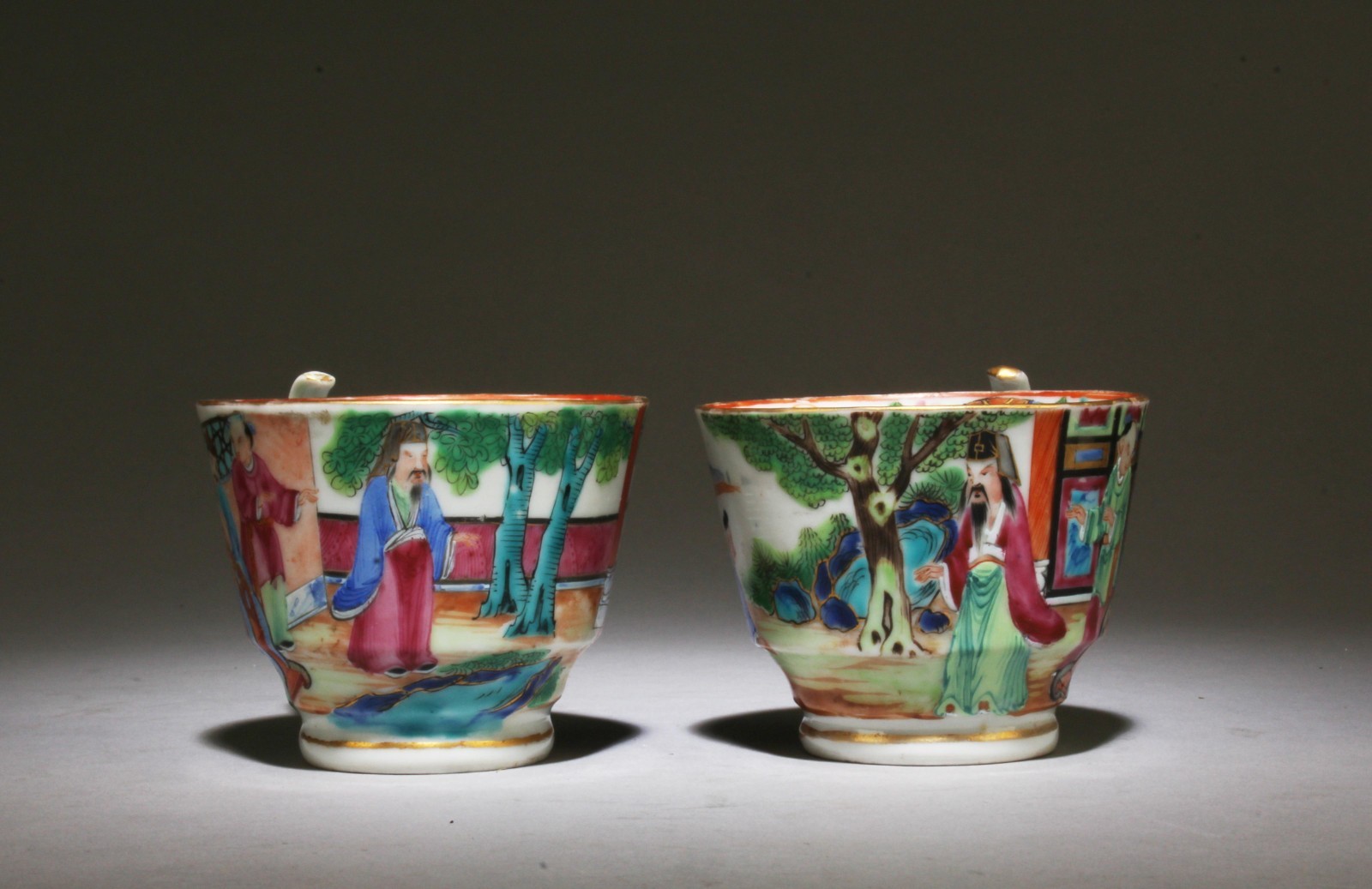 A Set of Guangcai Porcelain Cups