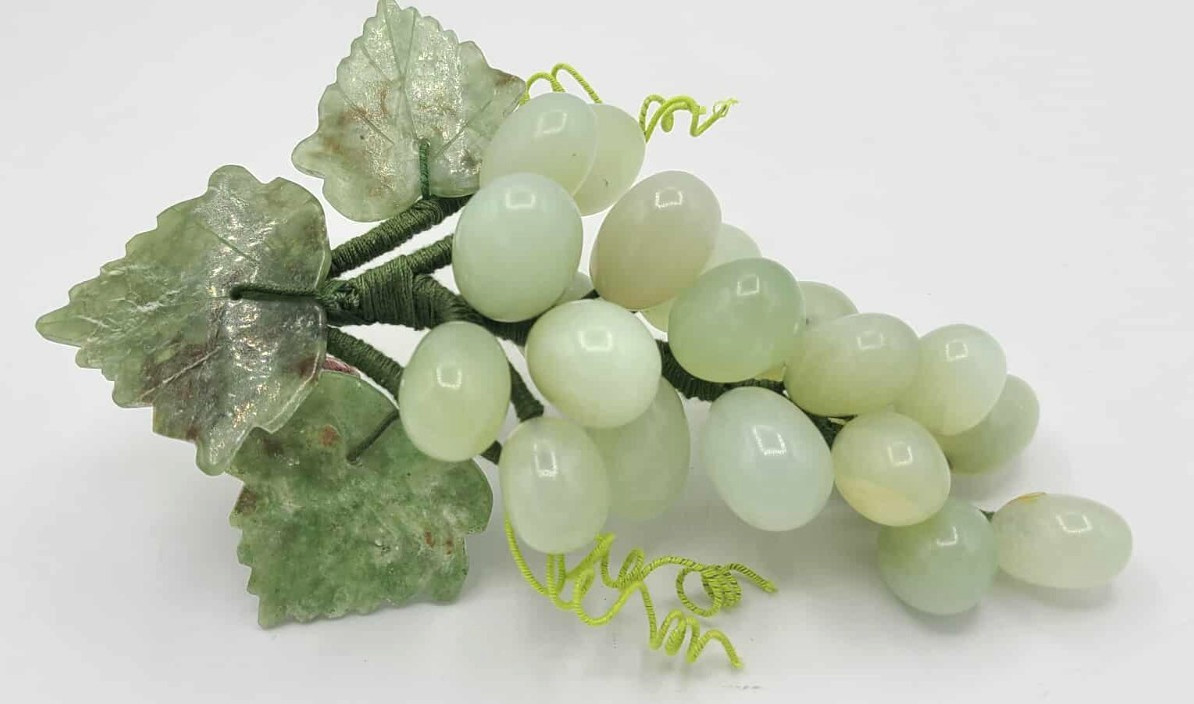 Vtg 1950’s Grape Cluster Hand Carved & Polished Chineese Jade ~6″