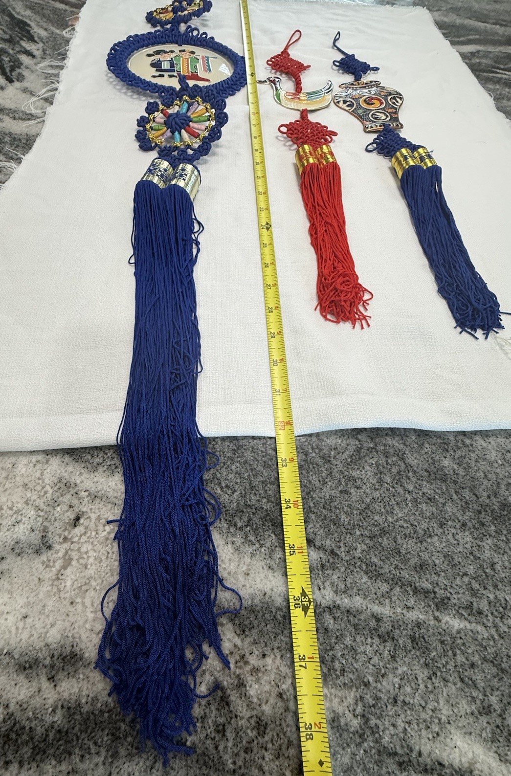 3 CHINESE LUCKY KNOTS WALL HANGING WITH SILK CORD, TASSEL METAL/TIN Duck Crane