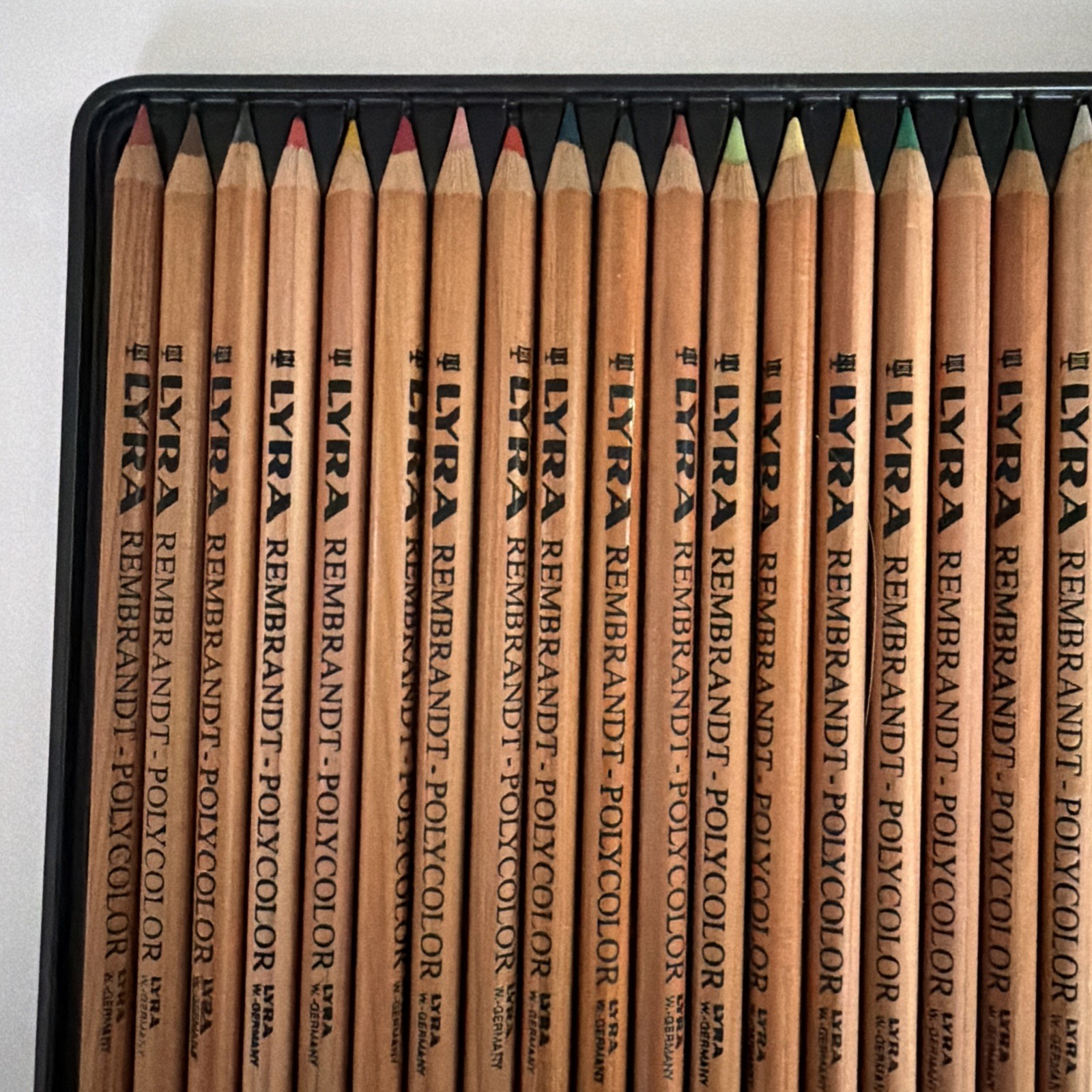 Lyra Rembrandt Set 72 Polycolor Pencils Assorted Colors in Box Artist Supplies
