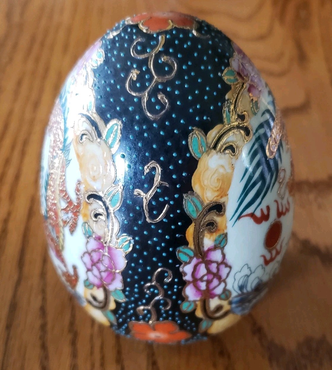Vtg. Satsuma Style Large Decorative Egg: Left Facing Dragons Gold Gilt 4.5″ Tall