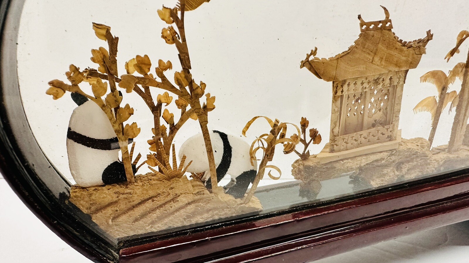 Vintage Chinees Hand Carved Cork Diorama Lacquer Cherry Wood With Pandas 8″ x 6″