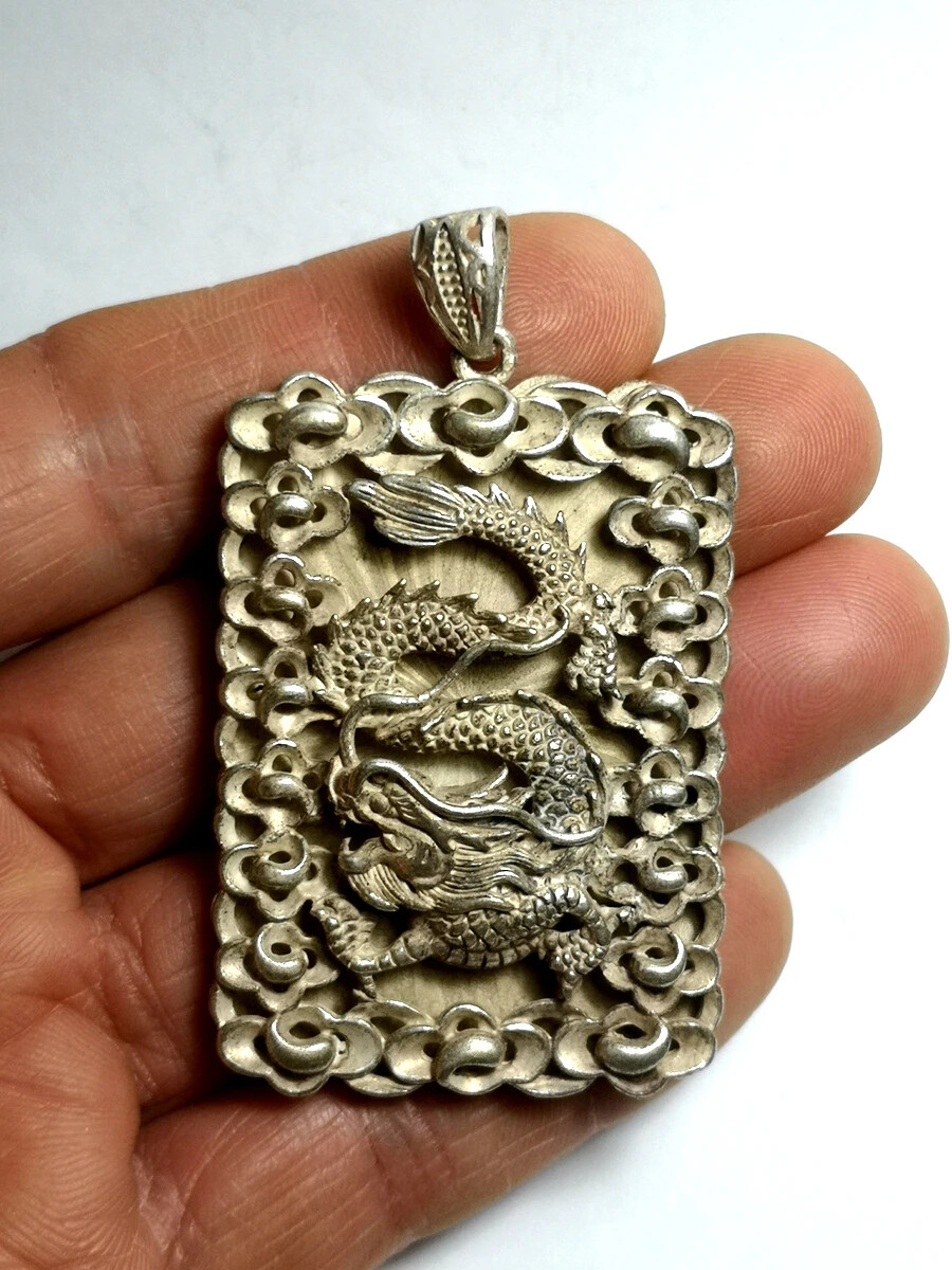 Old Collection Chinese Tibet Silver Carved Dragon Statue Necklace Decoration