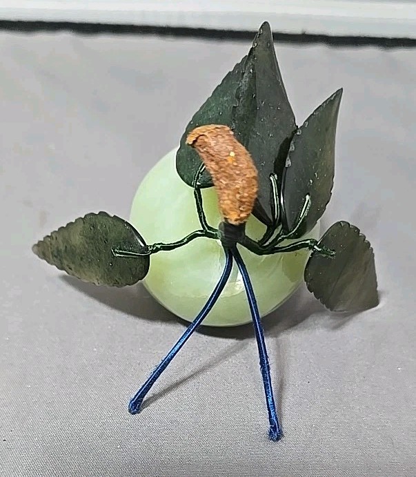 Vintage Chinese Jade Apple Stone Leaves Carved Green Tabel Decor