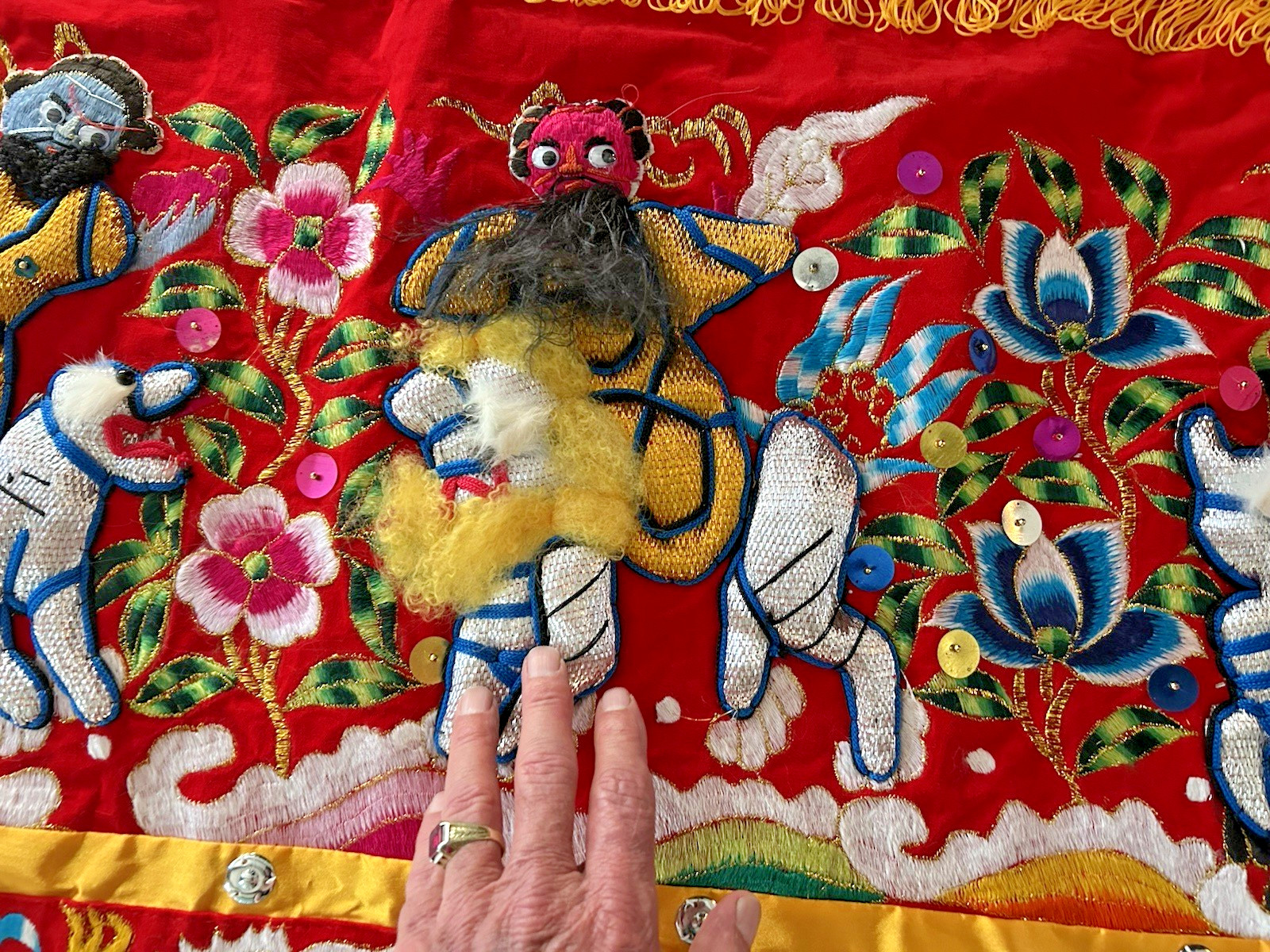 9′ LONG ASIAN WALL HANGING TAPESTRY chinese textile art BEARDS ON MEN rod Loops