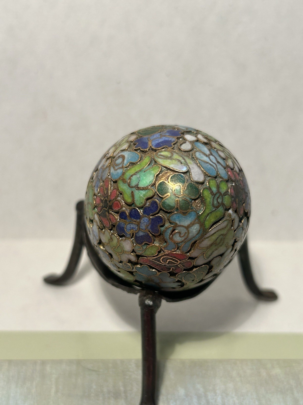 Vtg Chinese Enamel Brass Gold Cloisonné Egg Floral Details W/Metal Stand. 2.5” H