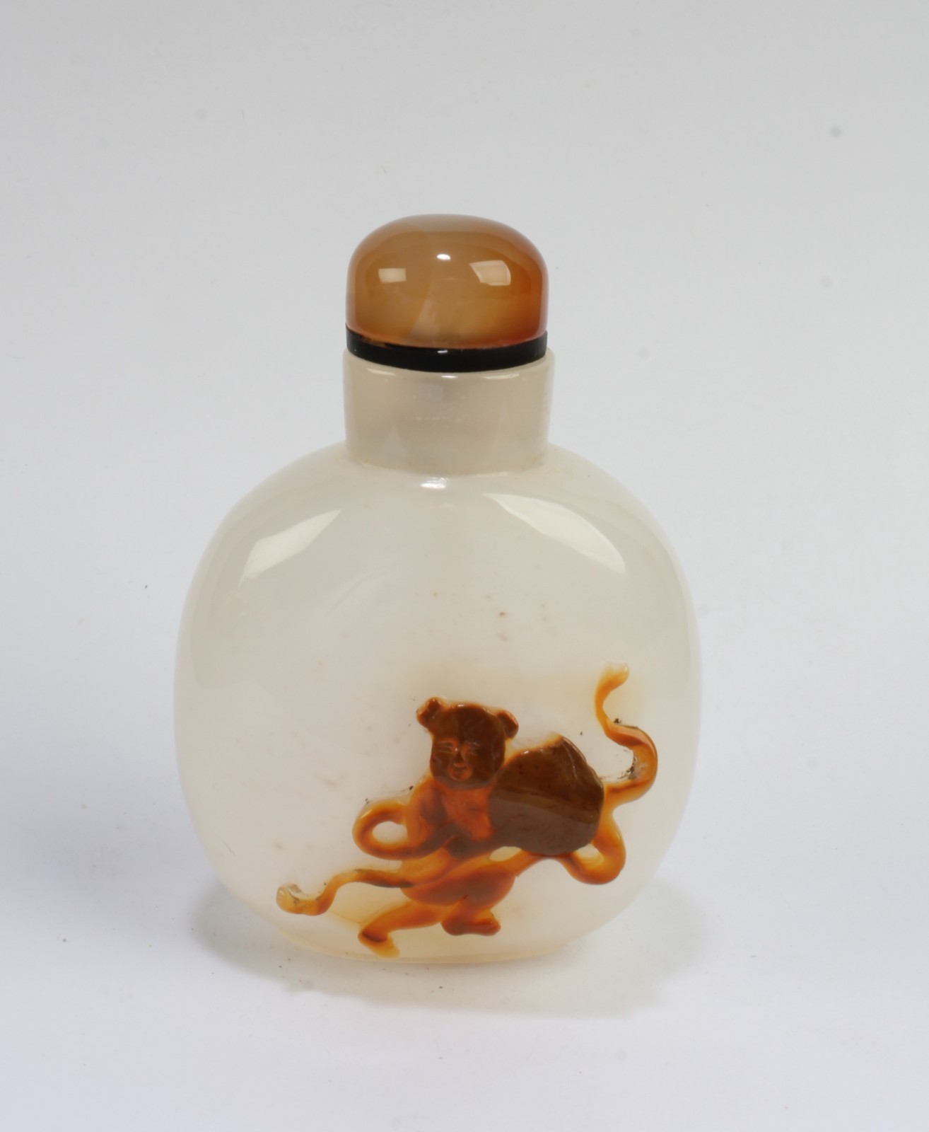 Chinese Agate Snuff Bottle.
