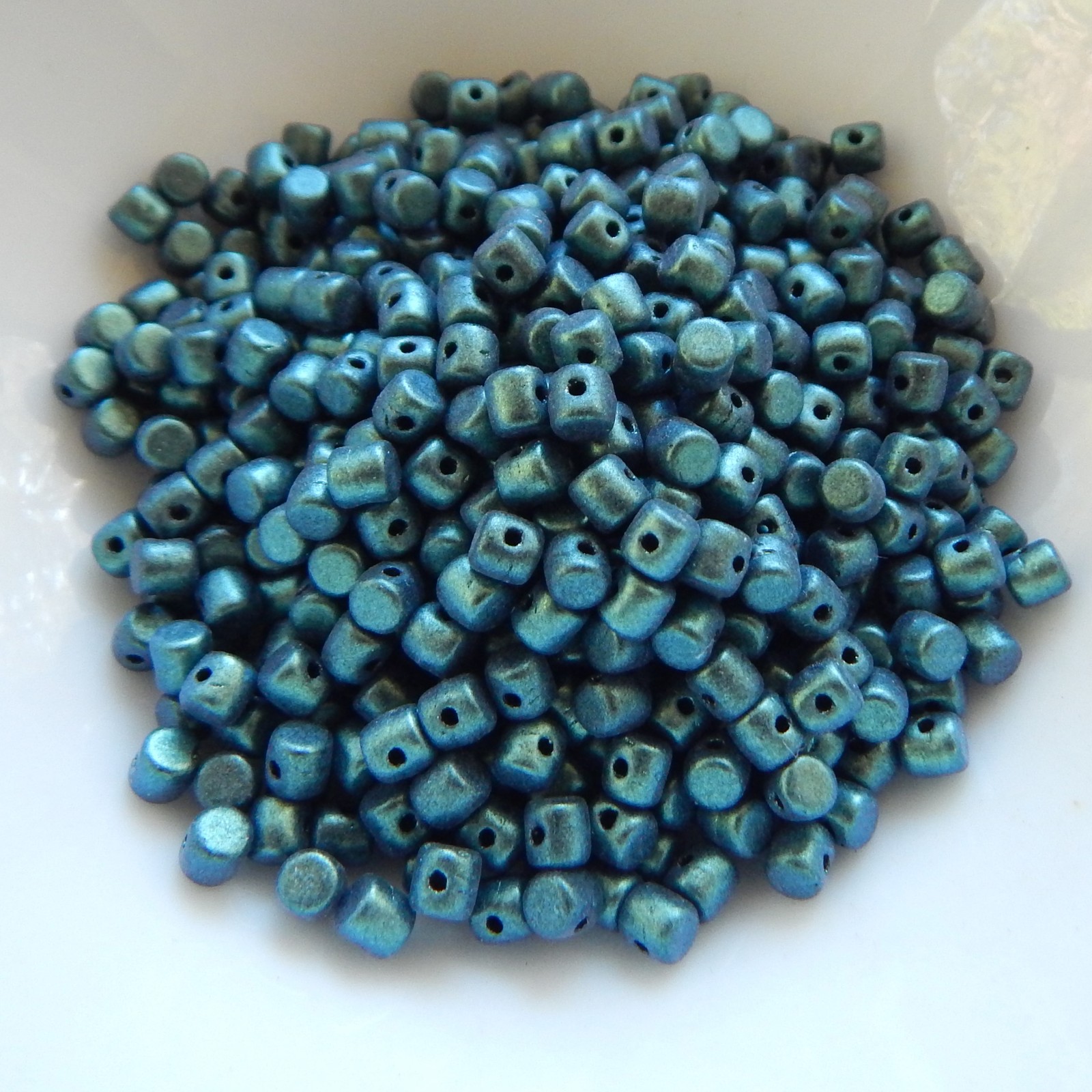 Minos Par Puca® 5 grams Matte Metallic Green Turquoise – 2.5x3mm Cylinder Beads