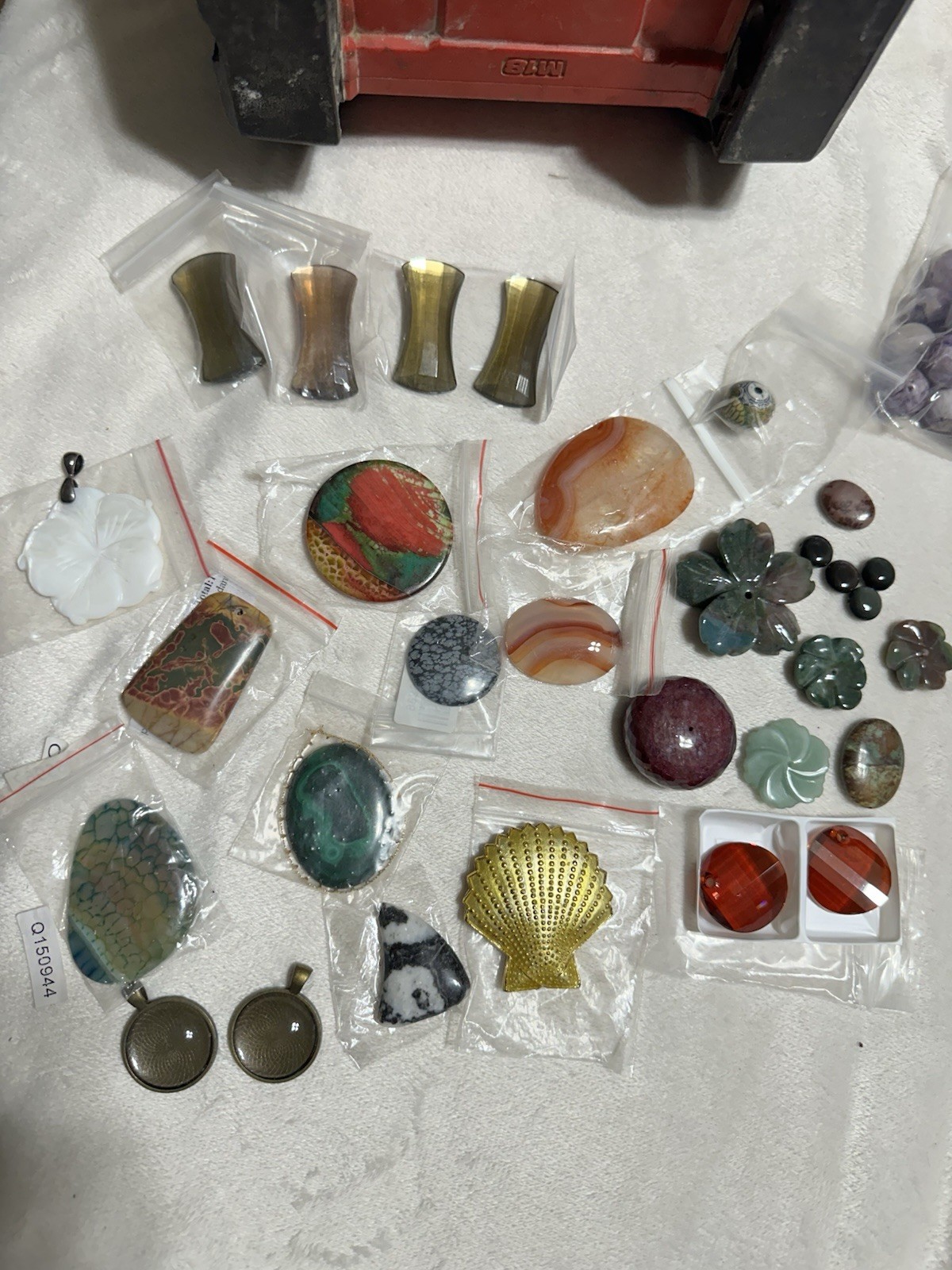 Lot 2lbs + Misc Stones Beads Jasper Jade Chrystal Jewelry Craft New Old Stock