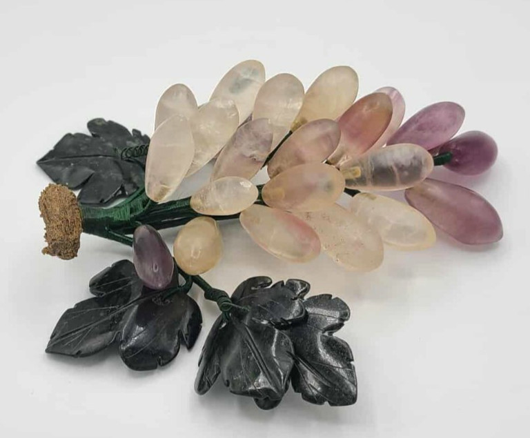 Vtg 1950’s Grape Cluster Hand Carved & Polished Quartz Grapes, Jade Leaves ~6.5″